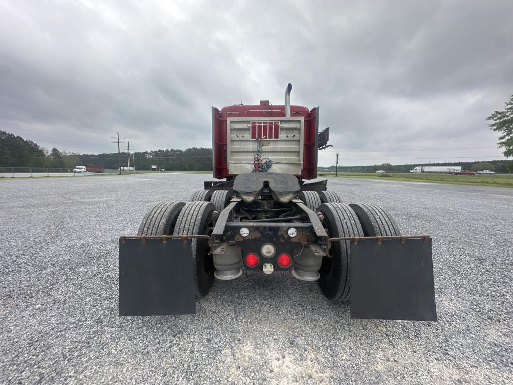 2004 Freightliner Columbia Sleeper Truck Tractor