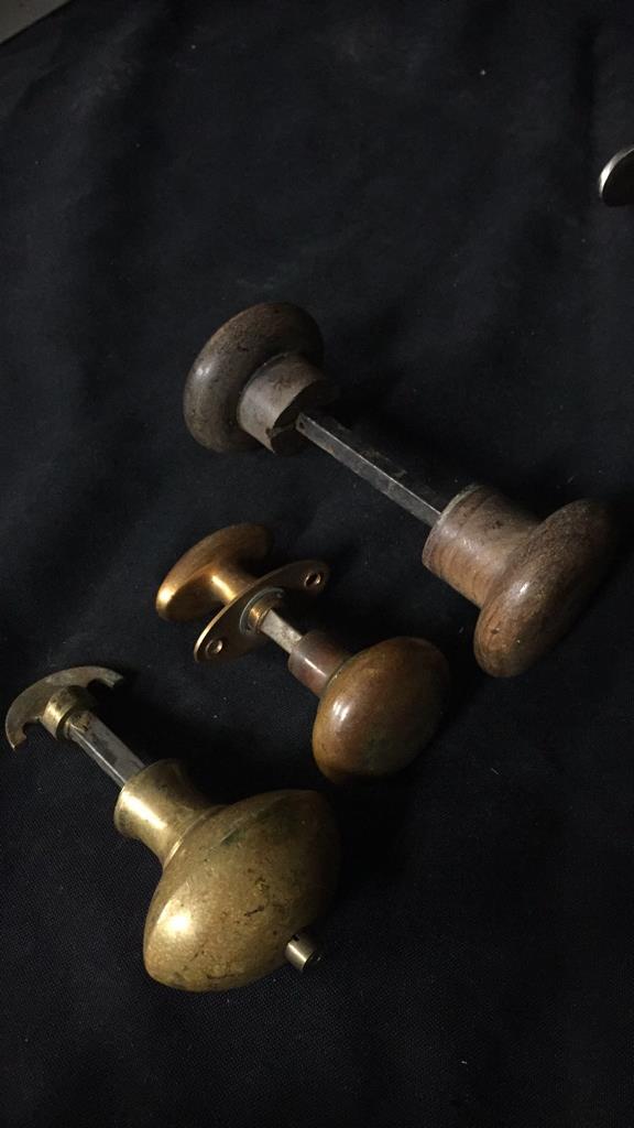 DOOR KNOBS, MORTISE LOCK & MORE