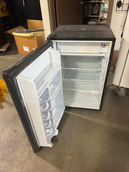 Danby 4.3 Cu. Ft. Mini Fridge Compact Refrigerator Model DCR122BLDD