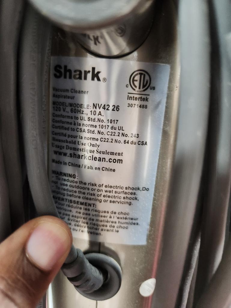 Shark Navigator Deluxe Vacuum Cleaner