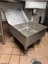 Stainless Steel Mobile Soak Sink, Cutlery Cart, 20in x 20in w/ Slanted Gravity Chute Shelf