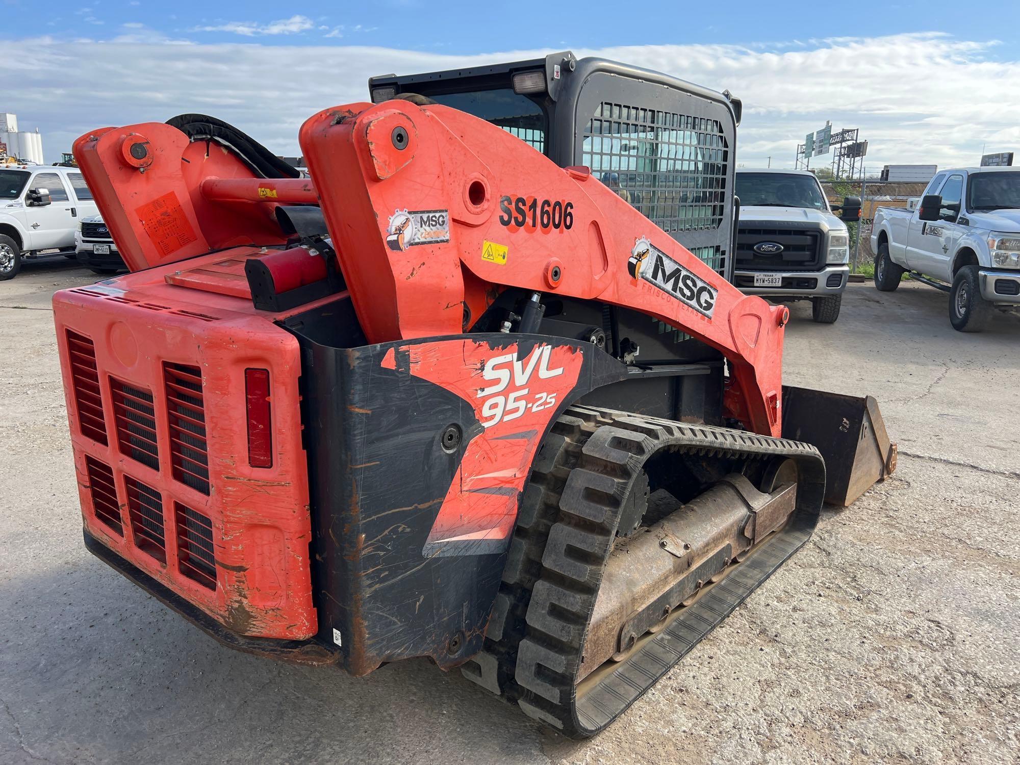 2016 KUBOTA SVL95-2SHFC RUBBER TRACKED SKID STEER SN:JKUC0953C01S31606 powered by Kubota diesel