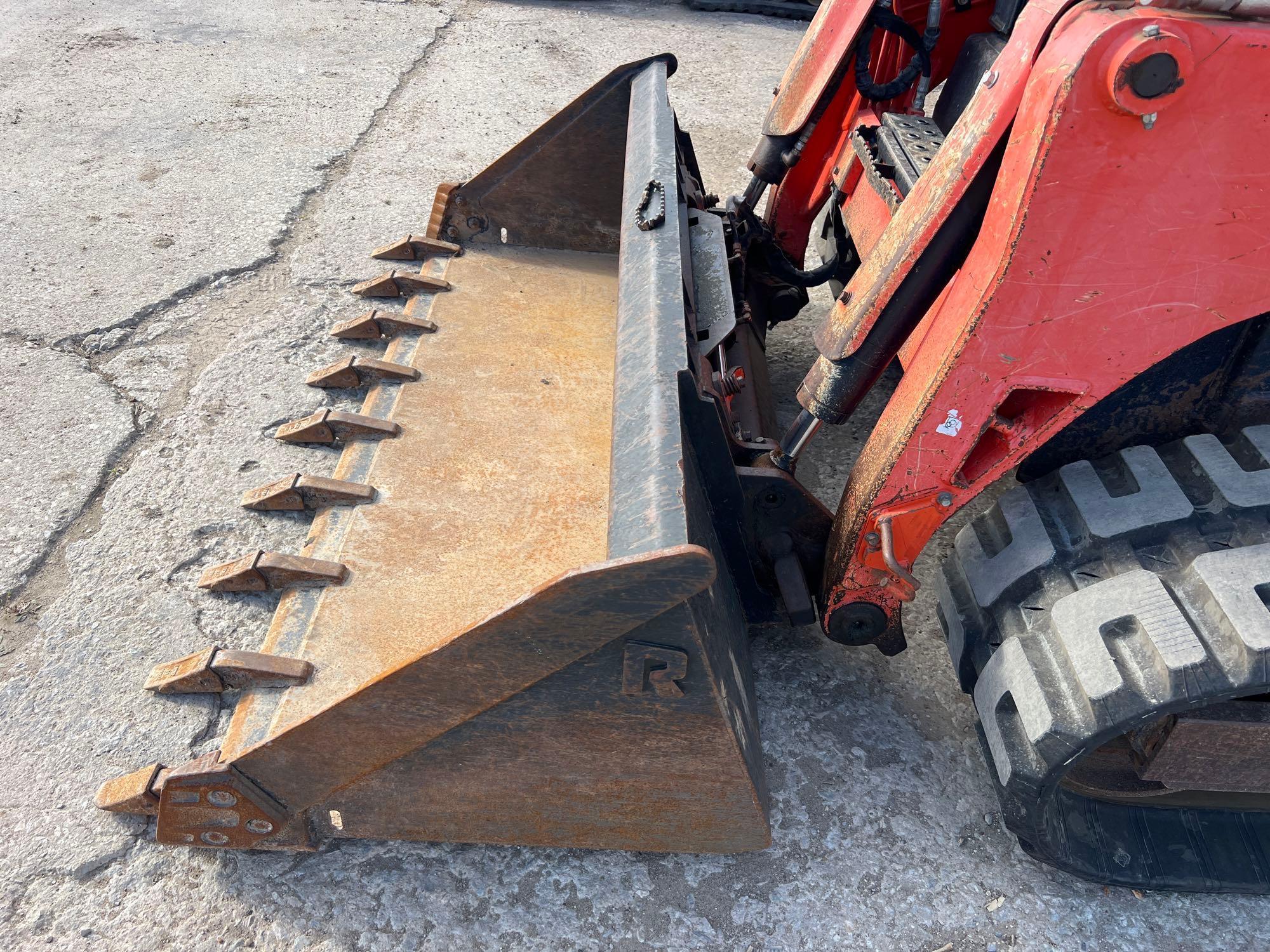 2016 KUBOTA SVL95-2SHFC RUBBER TRACKED SKID STEER SN:JKUC0953C01S31606 powered by Kubota diesel