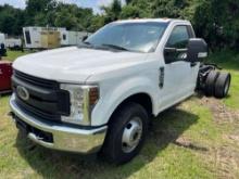 2019 FORD F350 CAB & CHASSIS VN:1FDRF3G62KED42620 powered by gas engine, equipped with automatic