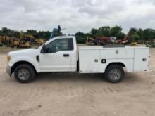 2017 FORD F350 UTILITY TRUCK VN:E78696 equipped with automatic transmission, power steering, utility