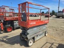 2014 SKYJACK SJ3226 SCISSOR LIFT SN:27018395 electric powered, equipped with 26ft. Platform height,