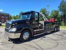 2020 FREIGHTLINER COLUMBIA TOW TRUCK powered by Detroit diesel engine, 455hp, equipped with 18 speed