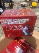 NEW AUTO DARKENING WELDING HELMET NEW SUPPORT EQUIPMENT