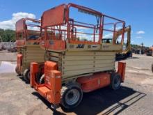 JLG 4069LE SCISSOR LIFT SN:200194520 electric powered, equipped with 40ft. Platform height, slide
