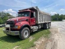 2007 MACK GRANITE DUMP TRUCK VN:1M2AG10C67M063747 powered by Mack E7 diesel engine, equipped with