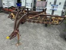 2222 New Holland 256 Rake