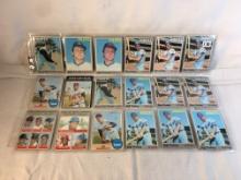 Lot of 18 Pcs Collector Vintage MLB Baseball Sport Trading Assorted Cards & Players -See Pictures