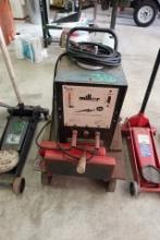 MILLER THUNDERBOLT WELDER COMES WITH CART RODS AND LEADS