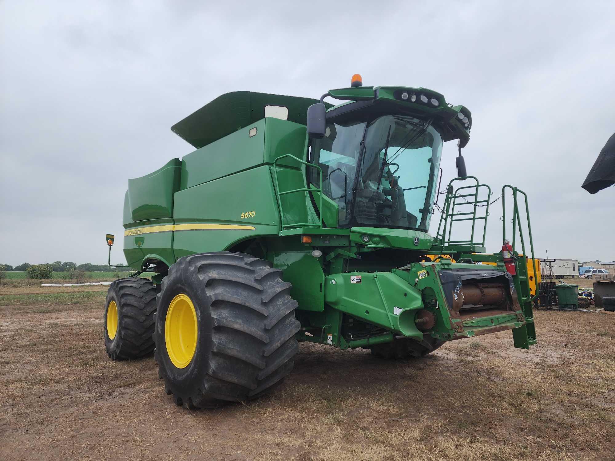 John Deere S670S STS Combine