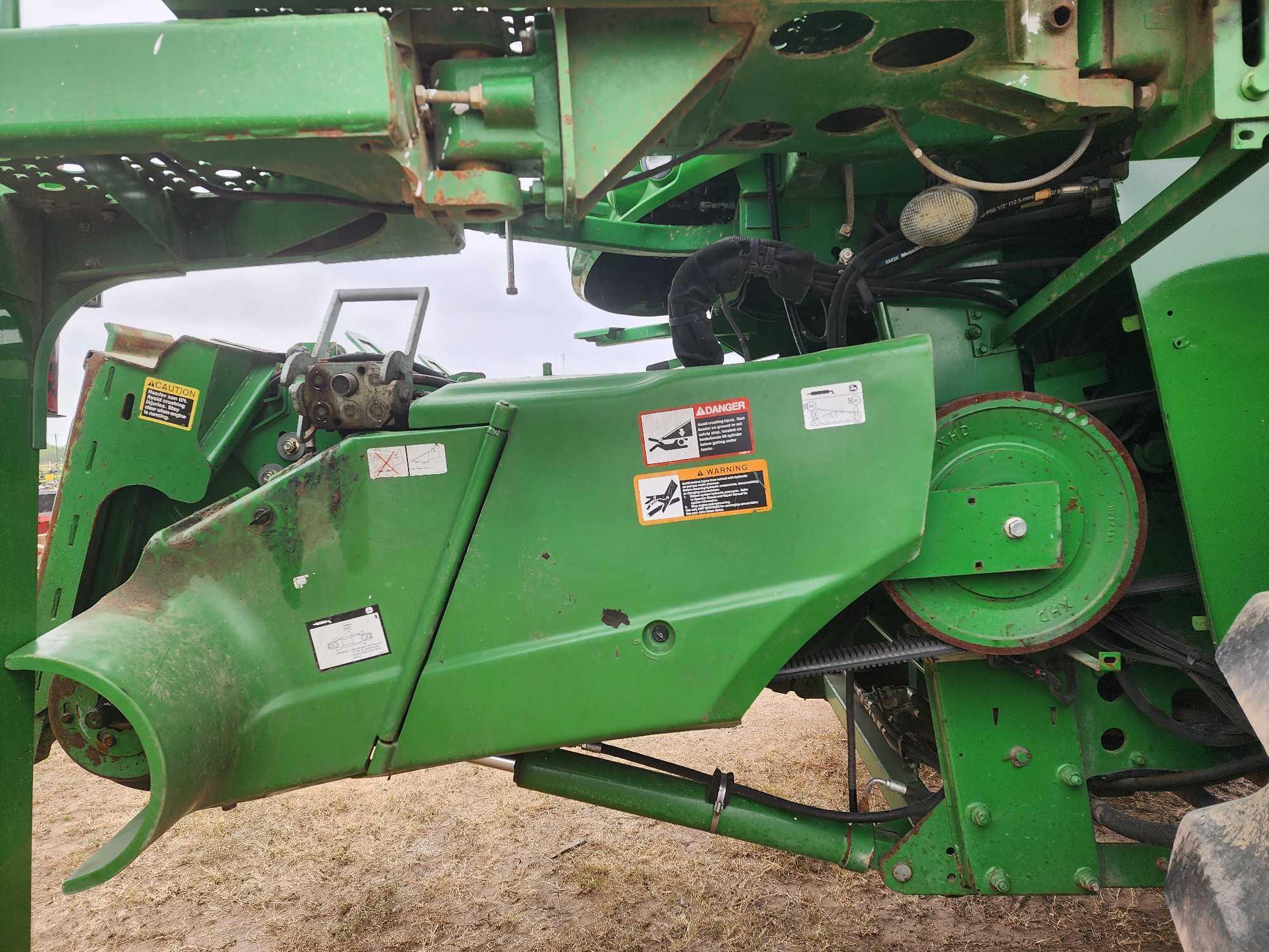 John Deere S670S STS Combine