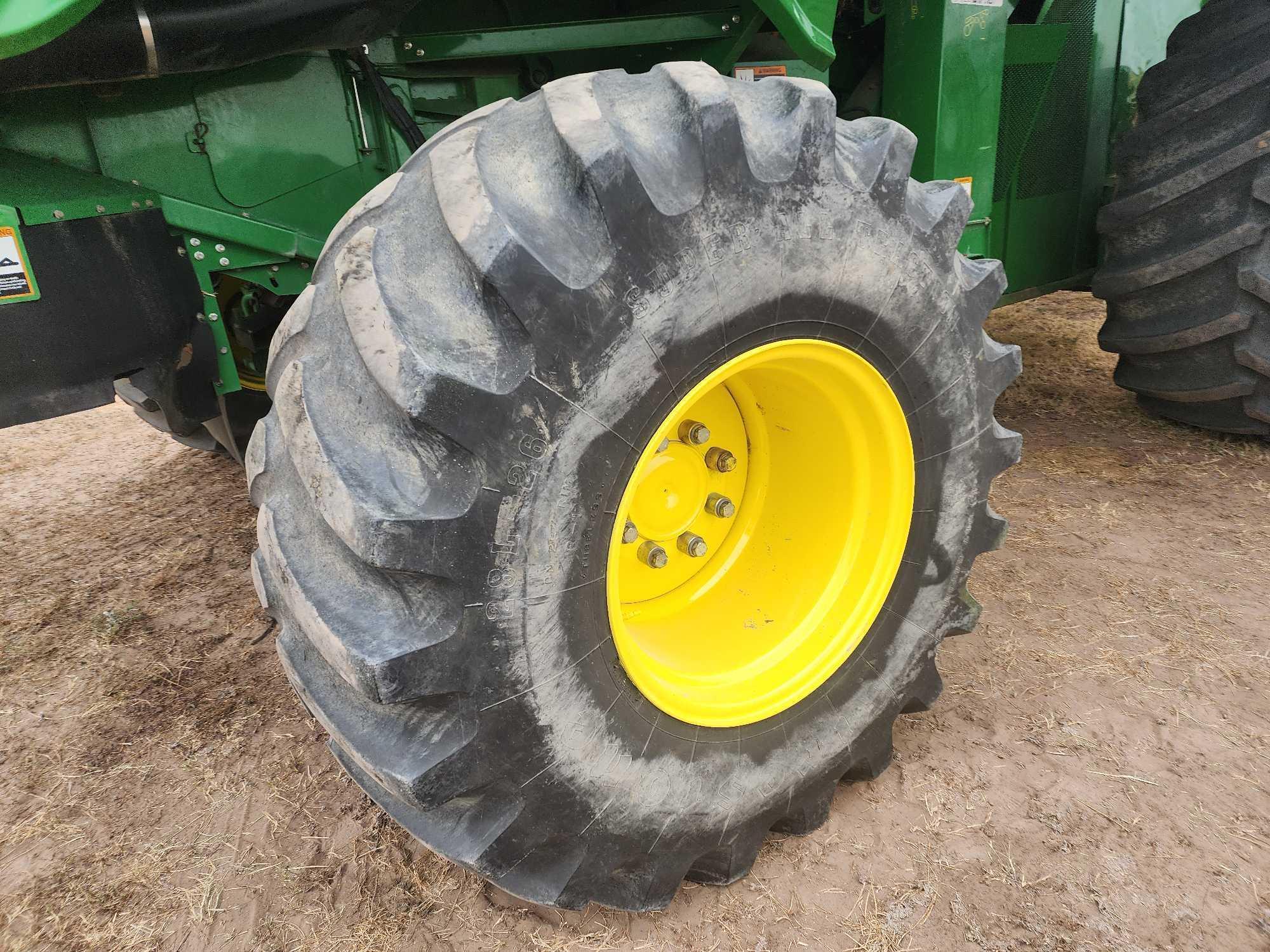 John Deere S670S STS Combine