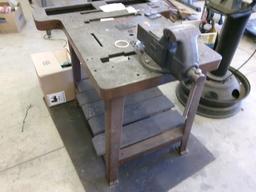 STEEL TABLE WITH VICE