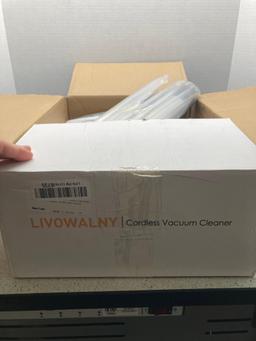 LIVOWALNY portable vacuum cleaner, new in box