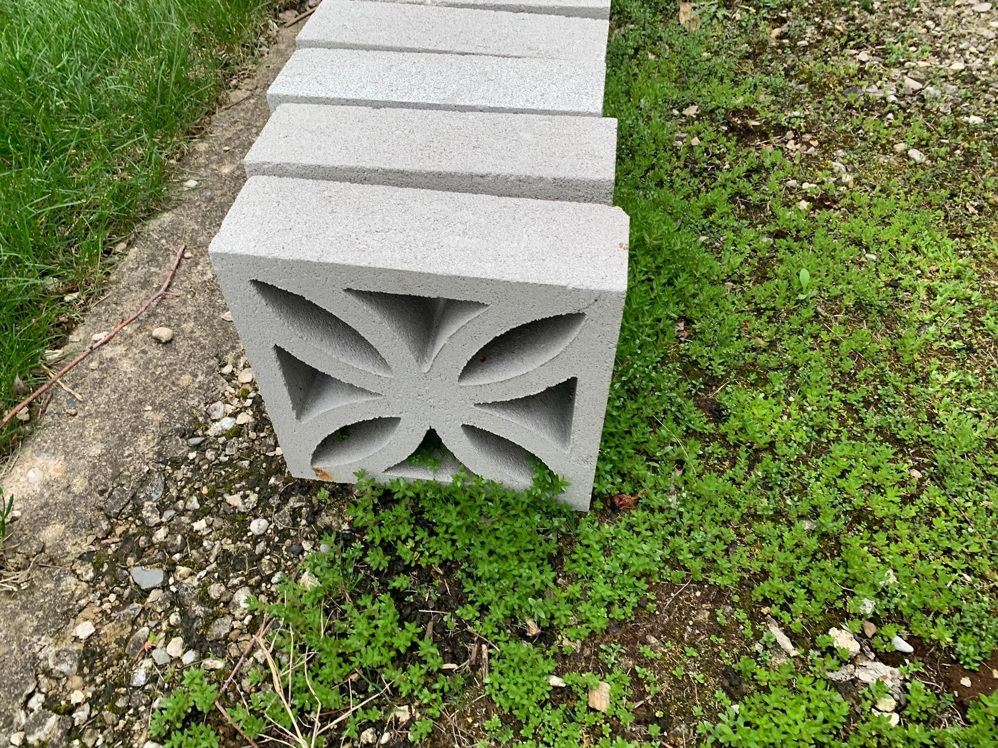 Rubbermaid Shed, Contents & Cinder Blocks