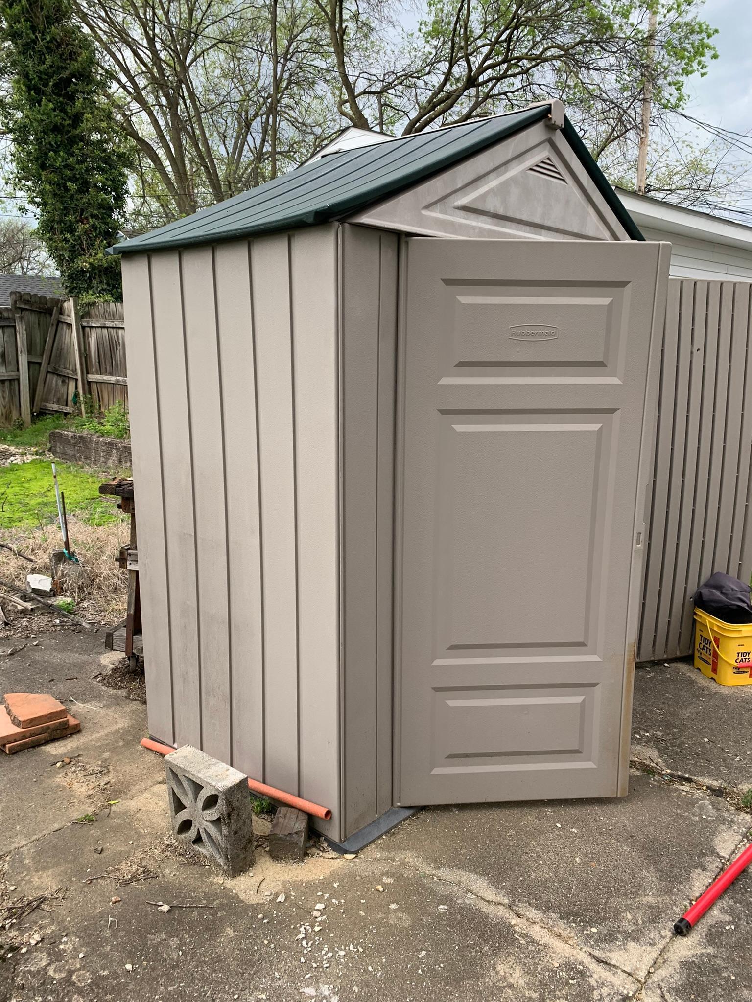 Rubbermaid Shed, Contents & Cinder Blocks