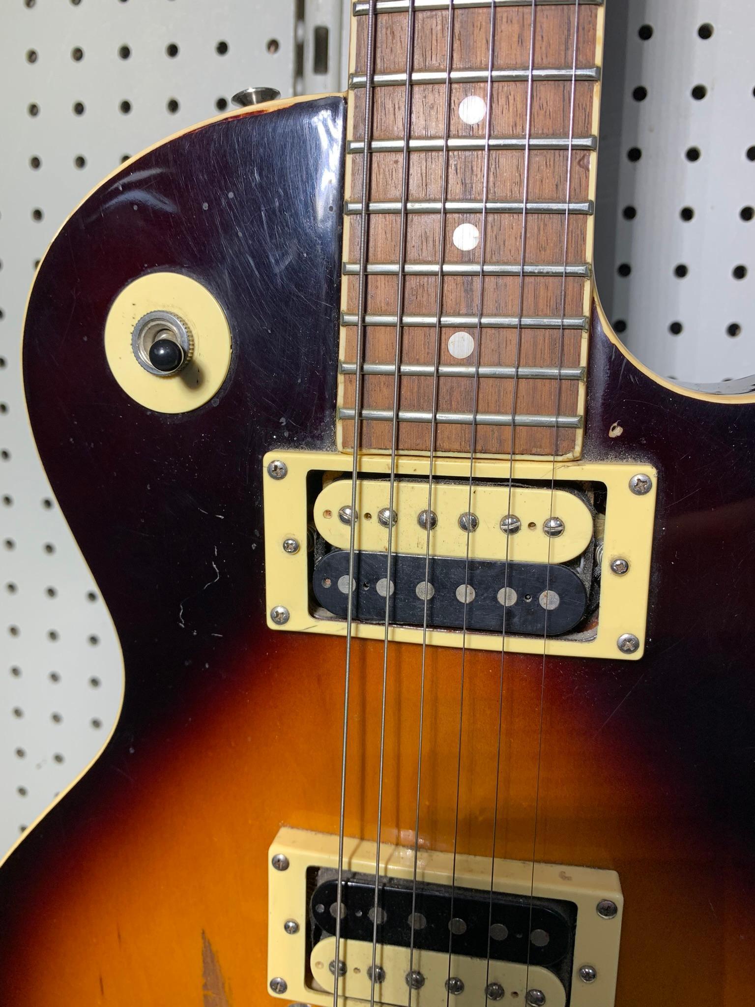 Les Paul (Headstock Broken) Electric Guitar