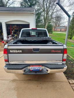 2000 Nissan Frontier XE Pickup Truck