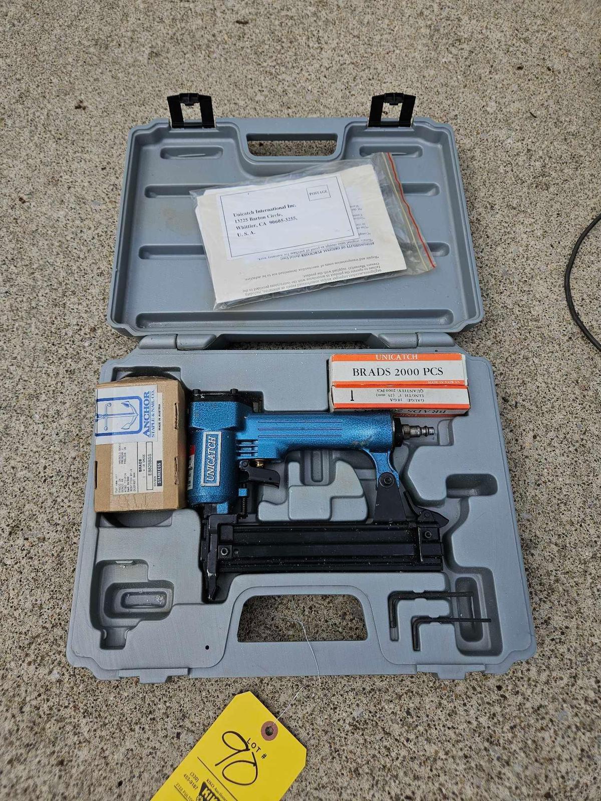 Unicatch Pneumatic Brad Nailer