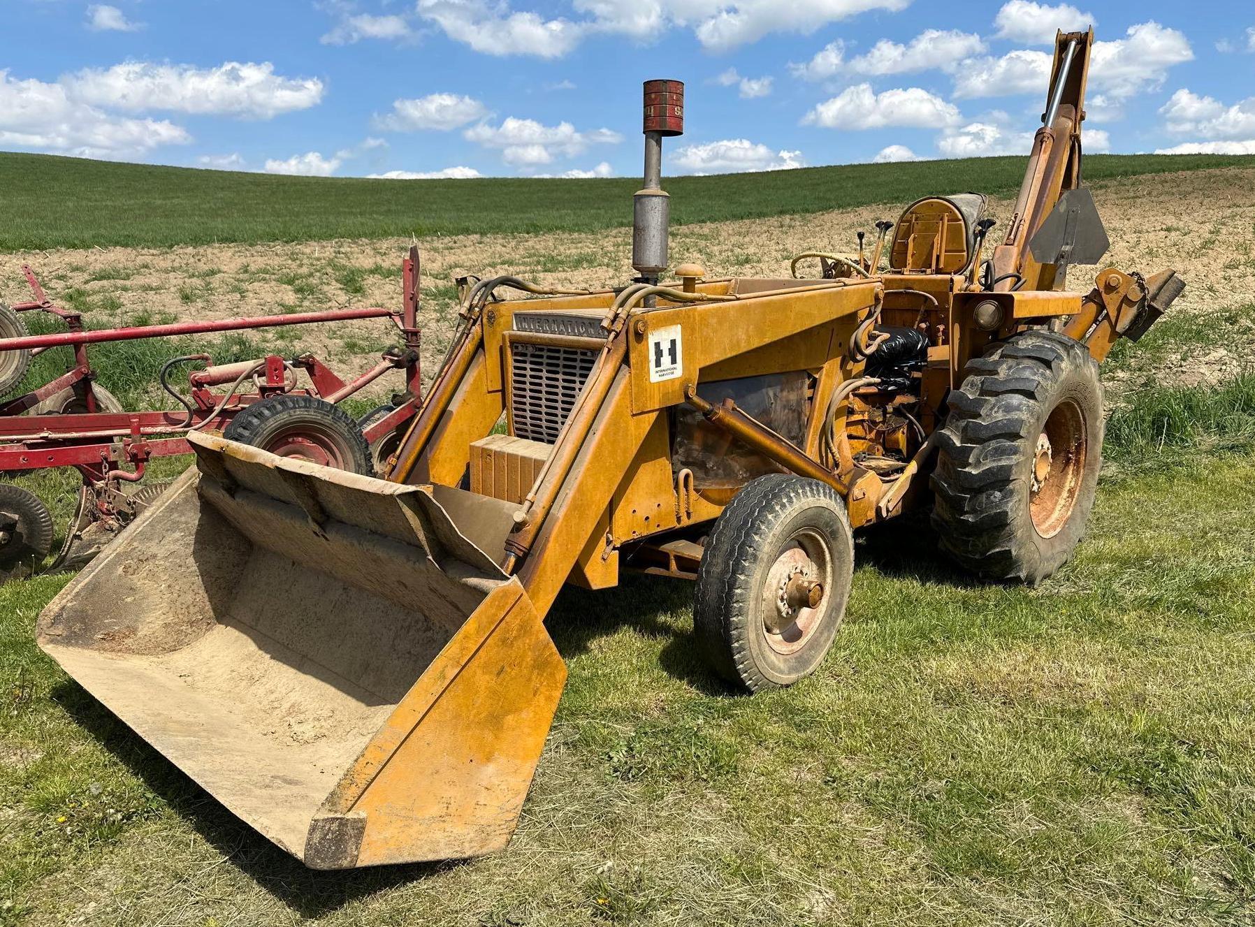 International 3444 Backhoe w/loader. 3492 Hrs.