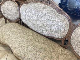 1890s Victorian Carved Rosewood Floral Pattern Sofa
