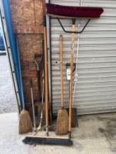 Rakes/ Shovels/ Broom