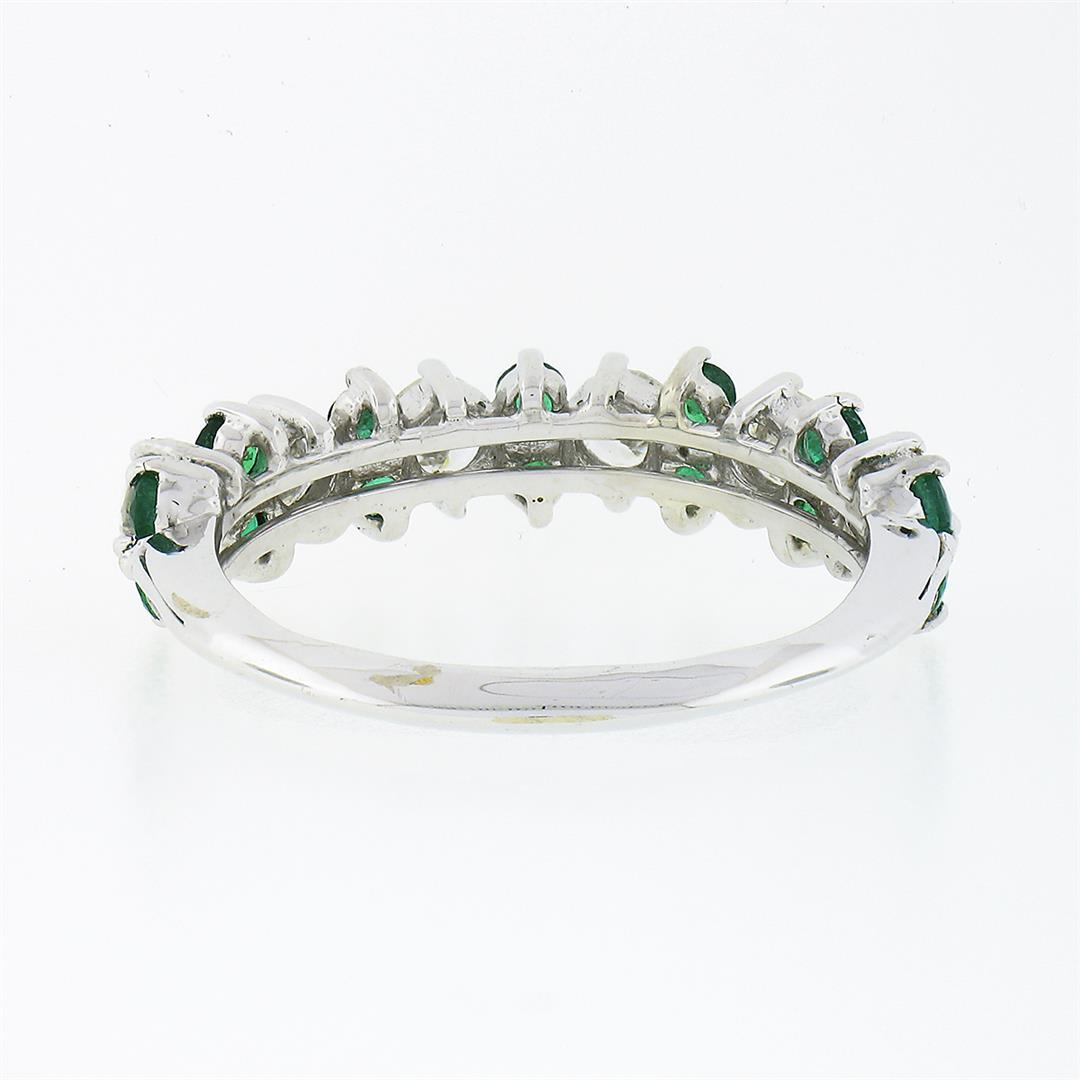 Vintage 18K White Gold 1.7 ctw Prong Large Round Diamond Emerald Wedding Band Ri