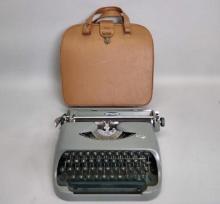Vintage Royal Royalite Portable Typewriter