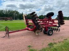 Case IH 496 18' disk, 9" spacing, dual base wheels, hyd fold, SN: JAG0155095.