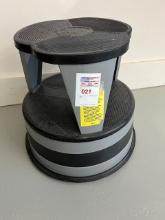 roll a round step stool