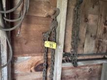 LOT: TOWING CHAINS & HOOKS