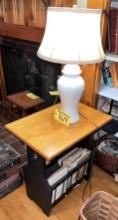 LOT: MAGAZINE STAND & 24" TABLE LAMP