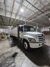 2013 Hino Box Truck