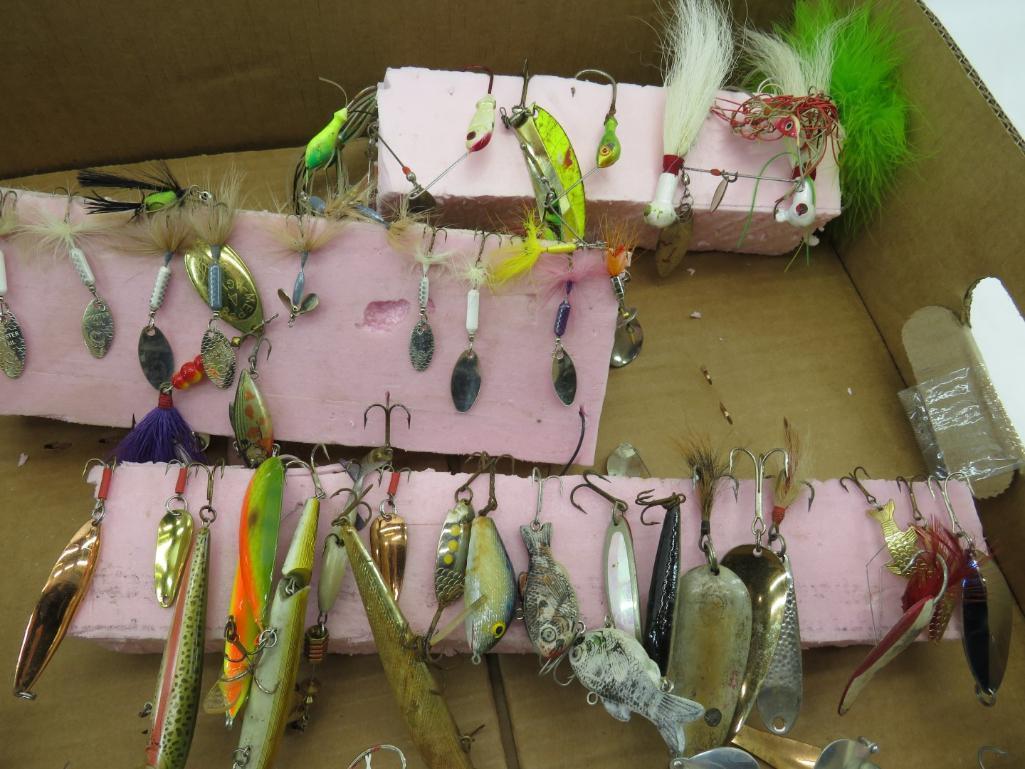 (66)+/- Fishing Lures