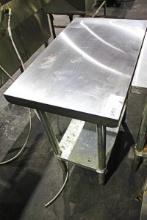 30X18 STAINLESS STEEL TABLE