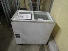 32-INCH SELF-CONTAINED SLIDE-TOP COOLER