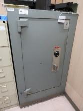 AMSEC 1-DOOR SAFE WITH COMBO, KEYS