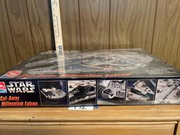 Star Wars Millennium Falcon Ertl Model
