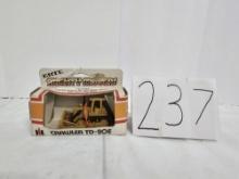 Ertl Mighty Movers crawler TD 20E #1851  1/64 scale box in poor condition