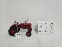 Unboxed Ertl Farmall Super A tractor 1/16 scale good condition