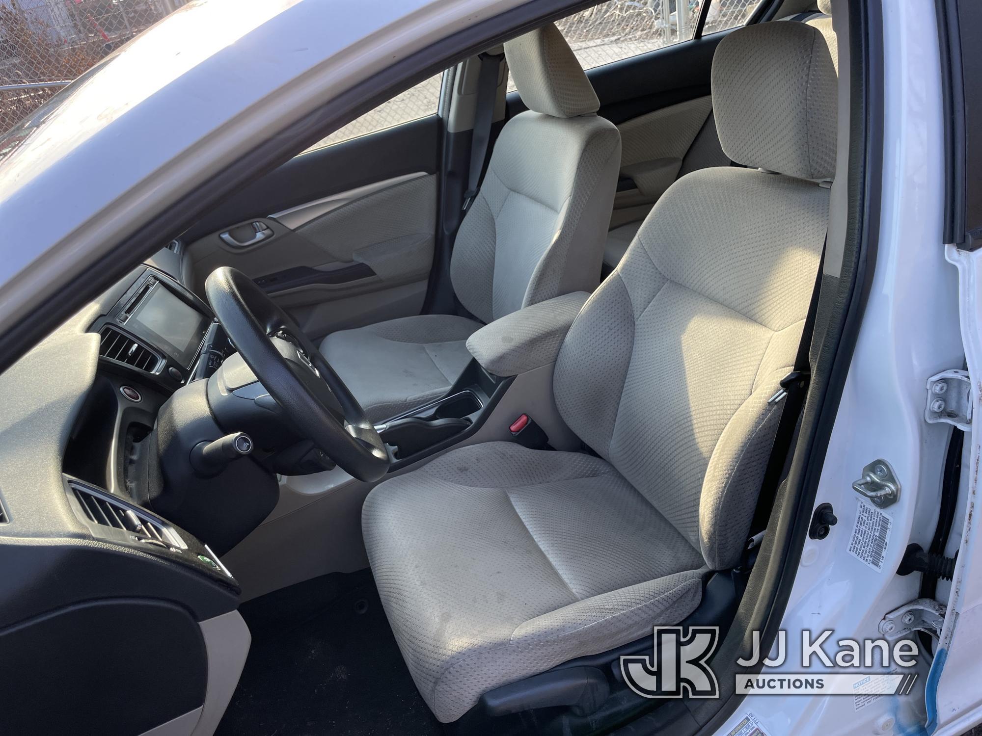 (Plymouth Meeting, PA) 2014 Honda Civic Hybrid 4-Door Sedan Runs & Moves, Body & Rust Damage