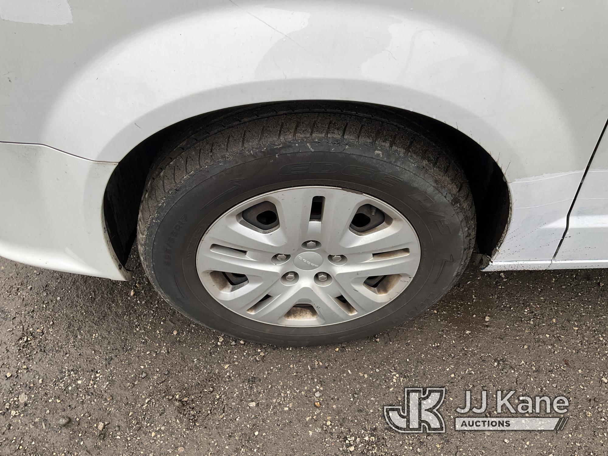 (Plymouth Meeting, PA) 2015 Dodge Grand Caravan Mini Passenger Van Runs & Moves, Body & Rust Damage