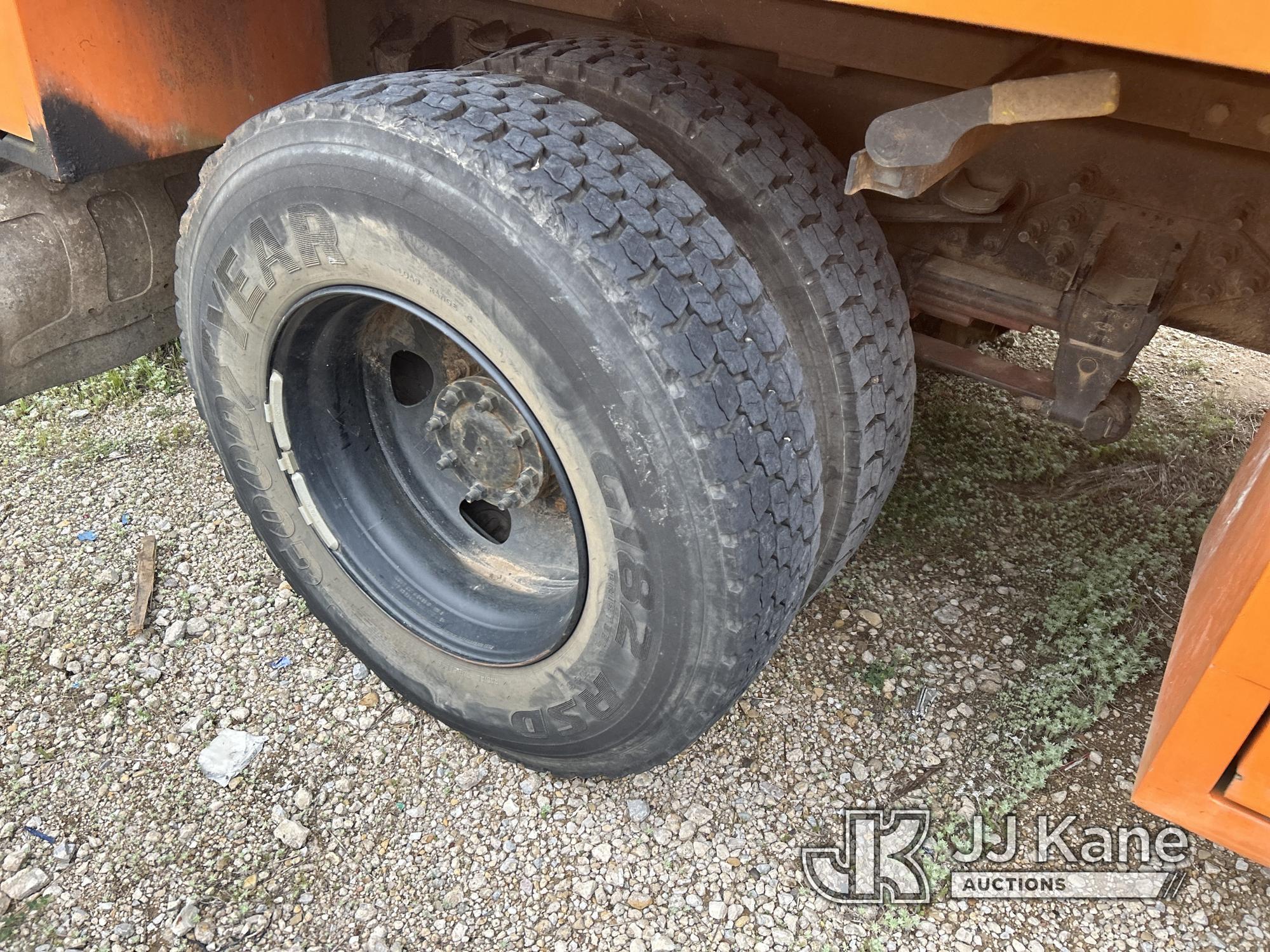 (Waxahachie, TX) 2017 Ford F750 Extended-Cab Chipper Dump Truck Not Running, Wrecked/Totaled, No Key