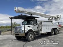 Altec AM900E100, rear mounted on 2006 International 7400 Utility Truck Red-Tagged: Leveling chains e