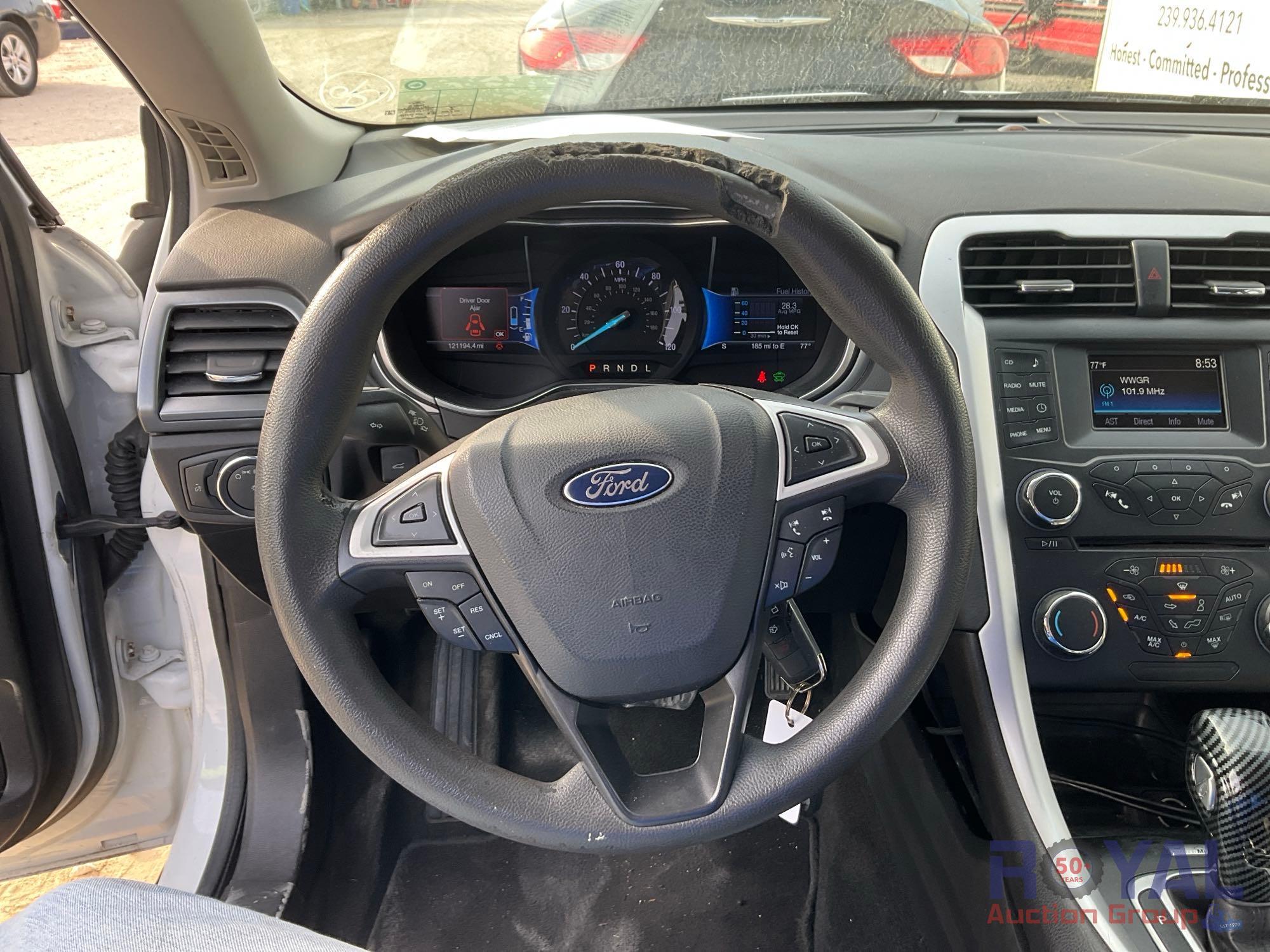 2015 Ford Fusion Hybrid Sedan