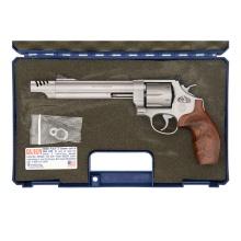 *Smith & Wesson Performance Center Model 657-4 in Box with Accessories